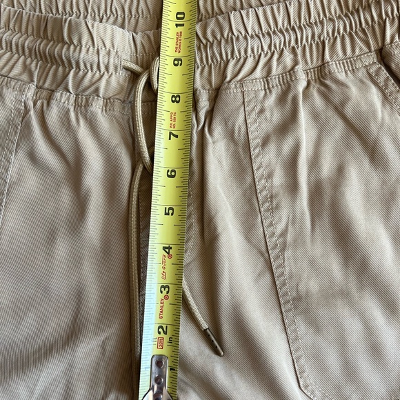 True Religion pull on khaki pants size medium really nice condition - Picture 7 of 11